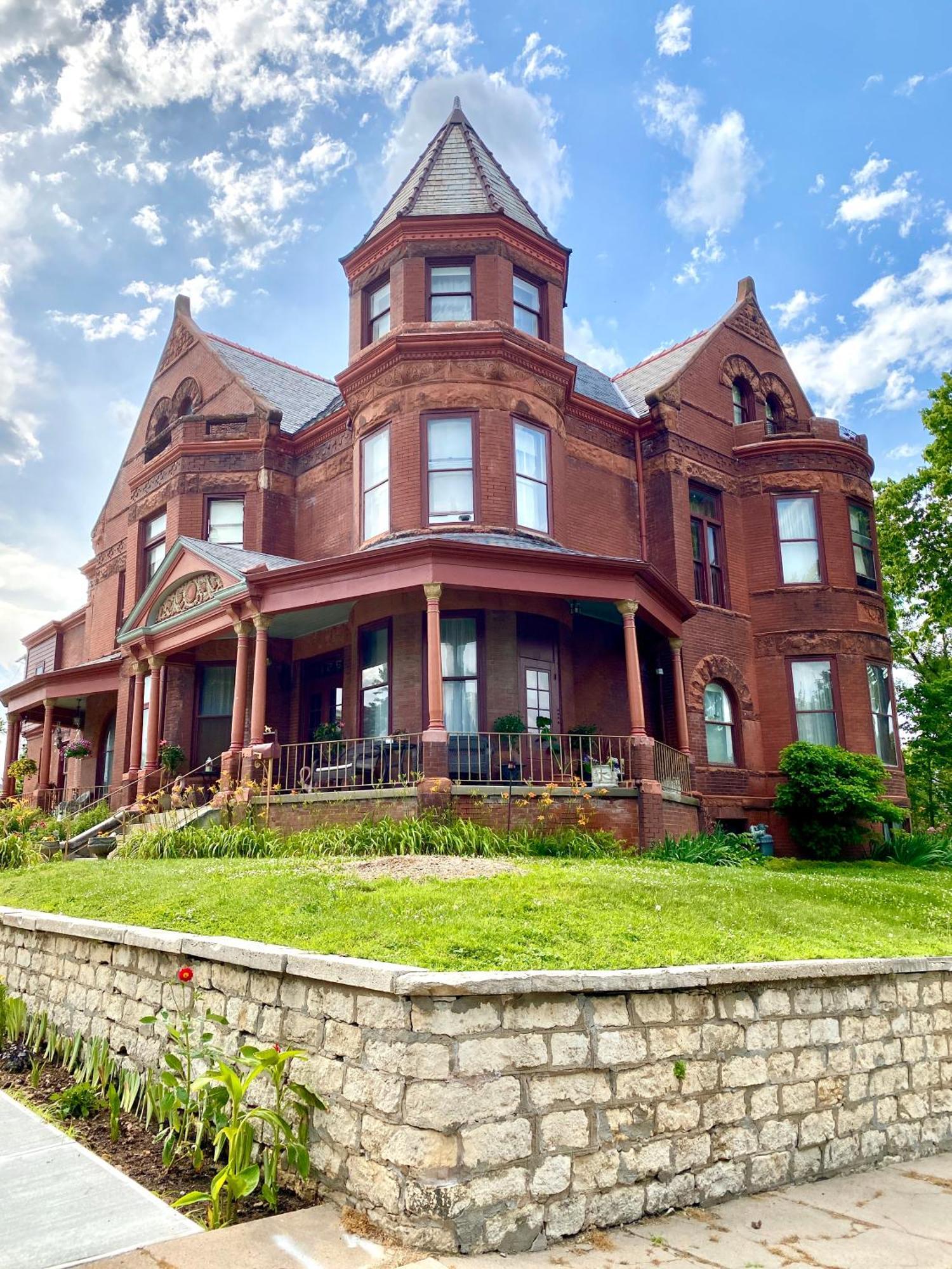 Вилла Vineyard Mansion Carriage House Сент-Джозеф Экстерьер фото